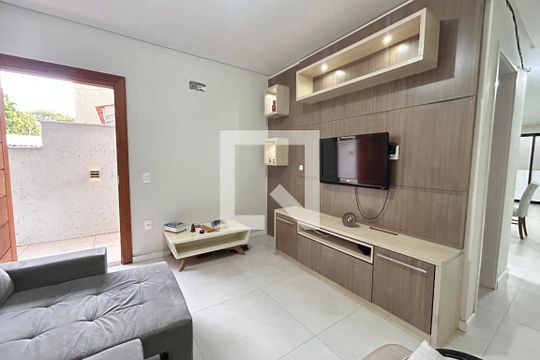 Casa para alugar com 3 quartos, 100m² em Campeche Central, Florianópolis