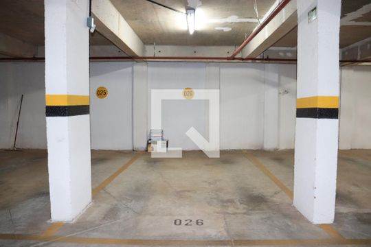 garage de apartamento para alugar com 3 quartos, 76m² em Parque Amazonia, Goiânia