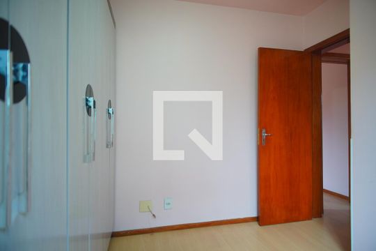 Quarto 1 de apartamento para alugar com 2 quartos, 52m² em Sarandi, Porto Alegre