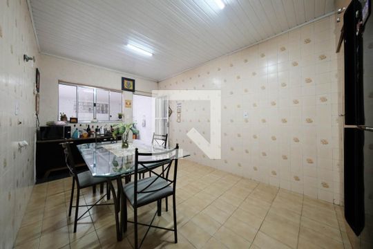 Cozinha e Área de Serviço de casa à venda com 3 quartos, 90m² em Vila Dalila, São Paulo