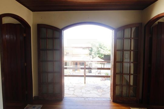 Casa para alugar com 5 quartos, 400m² em Palmeiras, Cabo Frio
