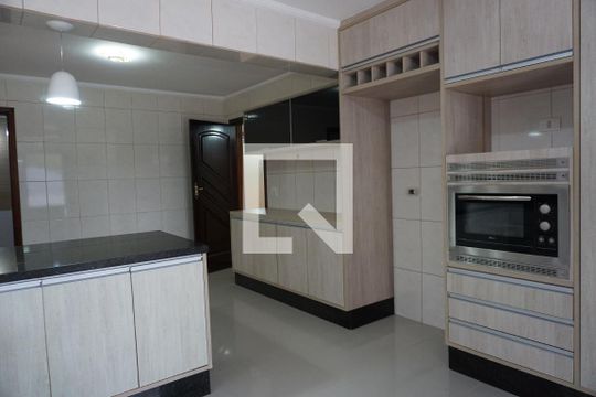 Cozinha de casa para alugar com 4 quartos, 220m² em Jardim Recanto da Fonte, Embu das Artes