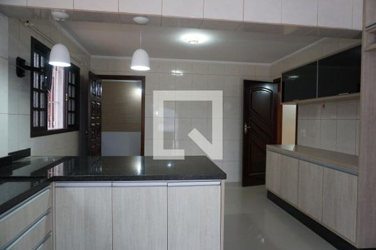Cozinha de casa para alugar com 4 quartos, 220m² em Jardim Recanto da Fonte, Embu das Artes