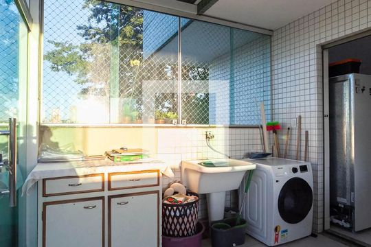 Sala/Cozinha de apartamento para alugar com 4 quartos, 175m² em Paquetá, Belo Horizonte