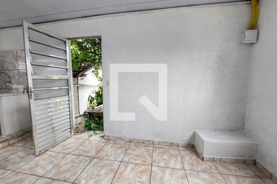 Sala/Quarto de casa para alugar com 1 quarto, 20m² em Santo Amaro, São Paulo