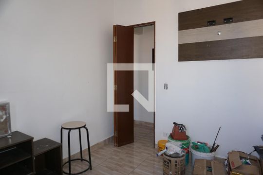 Quarto 1 de apartamento para alugar com 2 quartos, 48m² em Jardim Vitória, Embu das Artes