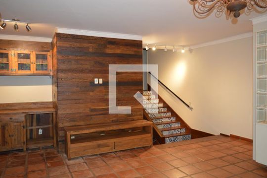 Sala  de casa de condomínio para alugar com 5 quartos, 256m² em Ribeirânia, Ribeirão Preto