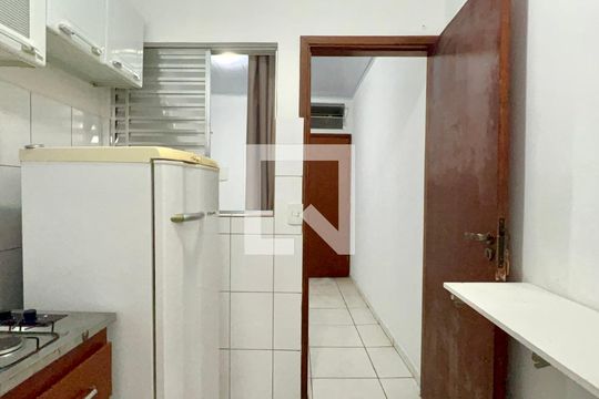Cozinha de kitnet/studio para alugar com 1 quarto, 28m² em Cerqueira César, São Paulo