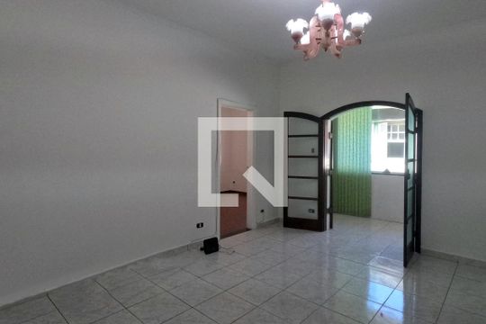 Casa para alugar com 3 quartos, 116m² em Marapé, Santos