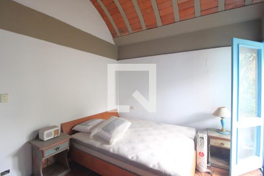 Suíte de casa para alugar com 3 quartos, 238m² em Vila Nova Caledonia, São Paulo