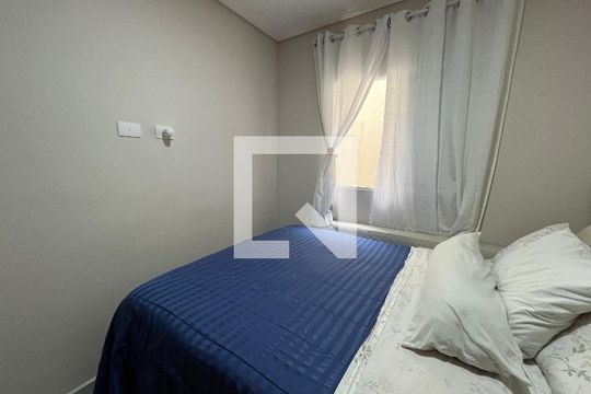 Quarto de apartamento à venda com 2 quartos, 60m² em Vila Vitorio Mazzei, São Paulo