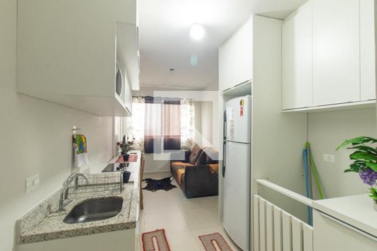 Sala/Cozinha de apartamento à venda com 1 quarto, 43m² em Água Verde, Curitiba