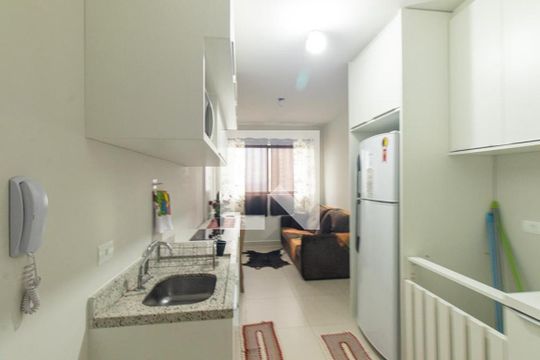 Sala/Cozinha de apartamento à venda com 1 quarto, 43m² em Água Verde, Curitiba