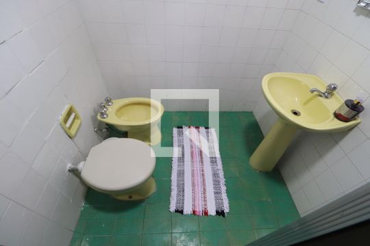 Banheiro  de apartamento para alugar com 1 quarto, 28m² em Centro, Ribeirão Preto