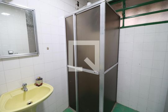 Banheiro  de apartamento para alugar com 1 quarto, 28m² em Centro, Ribeirão Preto