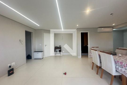 Sala de apartamento para alugar com 3 quartos, 109m² em Centro Comercial Jubran, Barueri