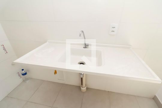 Sala/Cozinha de apartamento à venda com 2 quartos, 33m² em Fazenda Aricanduva, São Paulo