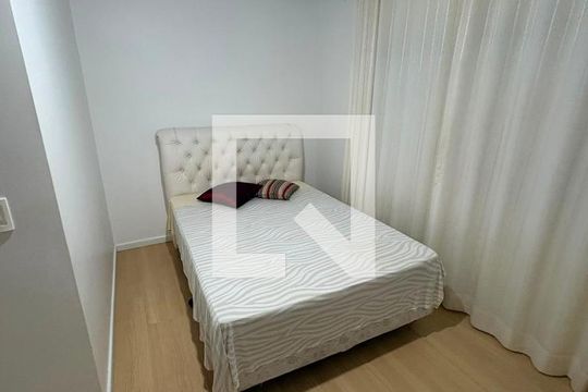 Quarto 2 de casa para alugar com 2 quartos, 100m² em Coqueiros, Florianópolis