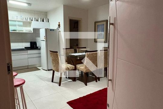 Cozinha de casa para alugar com 2 quartos, 100m² em Coqueiros, Florianópolis