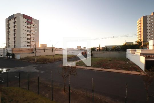 Sala de apartamento para alugar com 2 quartos, 55m² em Novo Mundo, Uberlândia