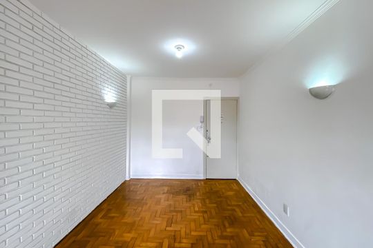 Sala de apartamento para alugar com 2 quartos, 110m² em Vila Claudia, São Paulo