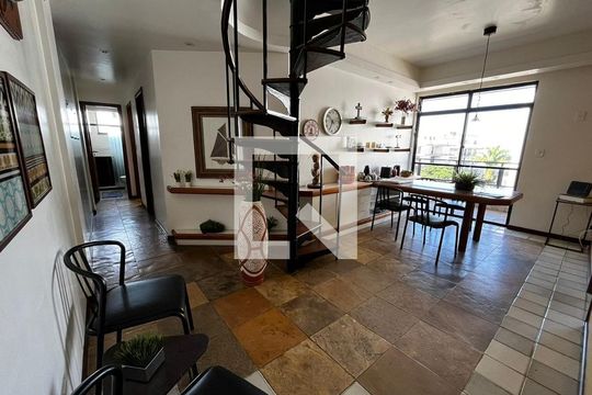 Sala de apartamento para alugar com 3 quartos, 185m² em Ogiva, Cabo Frio