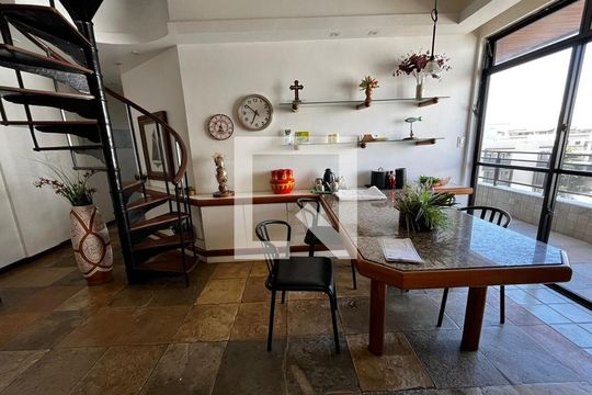 Sala de apartamento para alugar com 3 quartos, 185m² em Ogiva, Cabo Frio