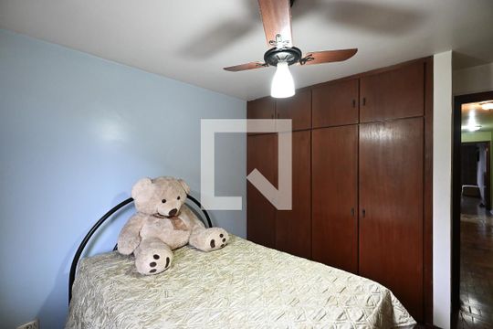 Quarto  de casa à venda com 3 quartos, 90m² em Jardim Campo Limpo, São Paulo