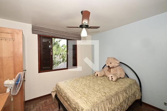 Quarto  de casa à venda com 3 quartos, 90m² em Jardim Campo Limpo, São Paulo