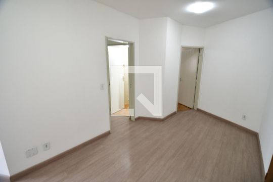 Sala de apartamento para alugar com 1 quarto, 57m² em Vila Itapura, Campinas