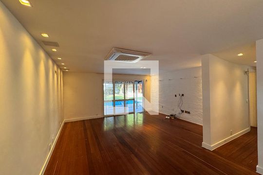 Casa de Condomínio para alugar com 3 quartos, 350m² em Barra da Tijuca, Rio de Janeiro
