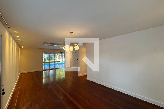 Casa de Condomínio para alugar com 3 quartos, 350m² em Barra da Tijuca, Rio de Janeiro