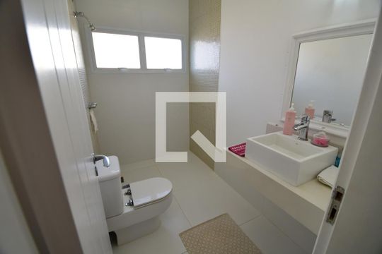 Banheiro de casa de condomínio à venda com 3 quartos, 388m² em Jardim do Sol, Campinas