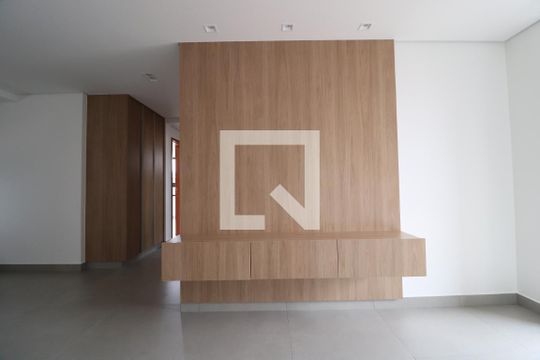 Sala de apartamento para alugar com 3 quartos, 95m² em Cazeca, Uberlândia