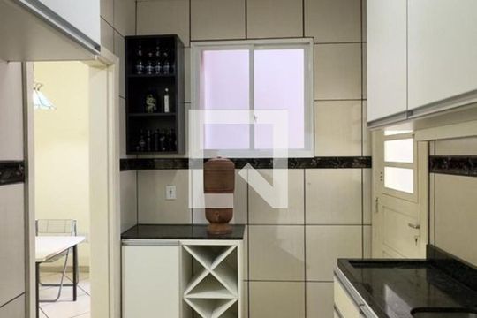 Cozinha de apartamento para alugar com 3 quartos, 73m² em Centro Histórico, Porto Alegre