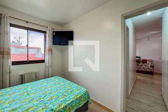 Quarto 1 de apartamento para alugar com 2 quartos, 49m² em Sarandi, Porto Alegre