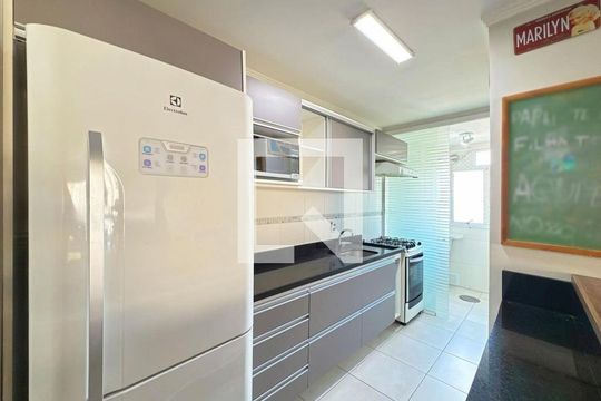 Cozinha de apartamento para alugar com 1 quarto, 74m² em Cristal, Porto Alegre