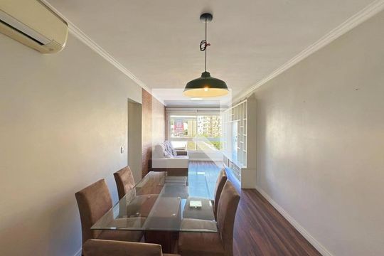 Sala de apartamento para alugar com 1 quarto, 74m² em Cristal, Porto Alegre