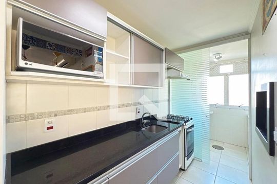 Cozinha de apartamento para alugar com 1 quarto, 74m² em Cristal, Porto Alegre