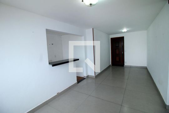 Apartamento para alugar com 2 quartos, 65m² em Ramos, Rio de Janeiro