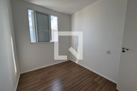 Quarto 2 de apartamento para alugar com 2 quartos, 62m² em Parque Amazonia, Goiânia