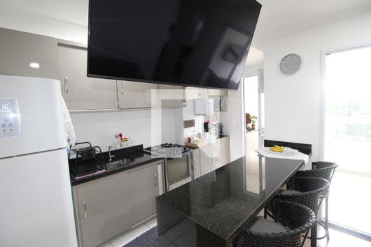 Sala / Cozinha de apartamento à venda com 2 quartos, 45m² em Vila Carmosina, São Paulo