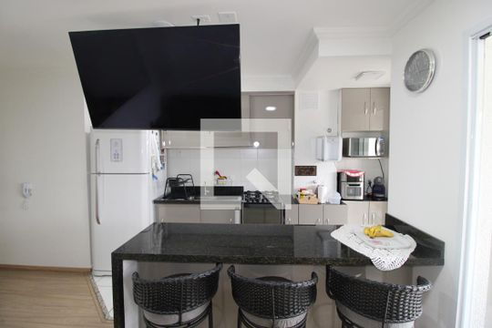 Sala / Cozinha de apartamento à venda com 2 quartos, 45m² em Vila Carmosina, São Paulo
