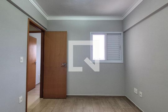 Apartamento à venda com 3 quartos, 60m² em Jardim das Maravilhas, Santo André
