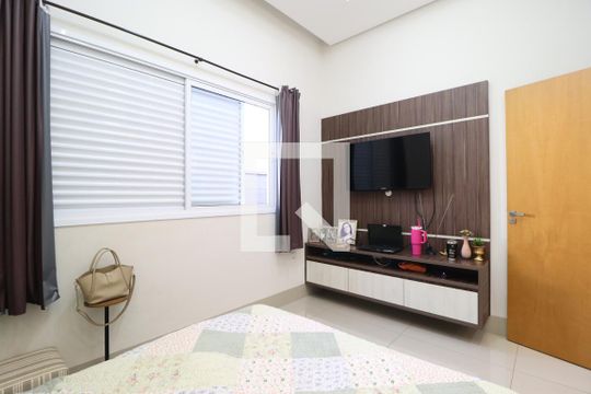 Quarto 1  de casa para alugar com 4 quartos, 250m² em Santa Mônica, Uberlândia