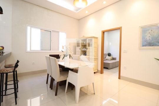 Sala de Jantar de casa para alugar com 4 quartos, 250m² em Santa Mônica, Uberlândia