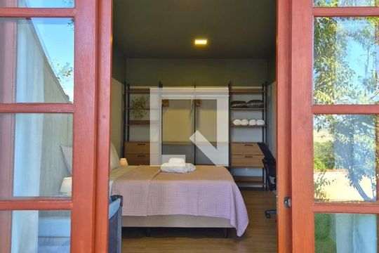 Quarto de apartamento para alugar com 1 quarto, 50m² em Sertão do Maruim, São José