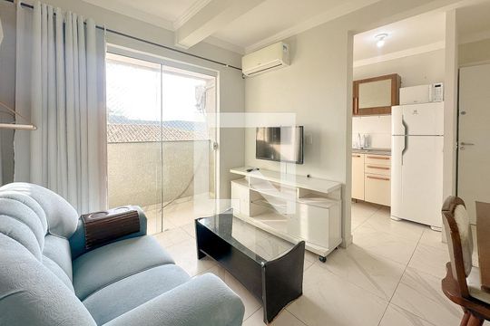 Sala de TV de apartamento para alugar com 2 quartos, 73m² em Ingleses do Rio Vermelho, Florianópolis