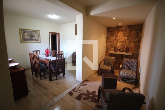 Sala de casa à venda com 3 quartos, 354m² em Pindorama, Belo Horizonte