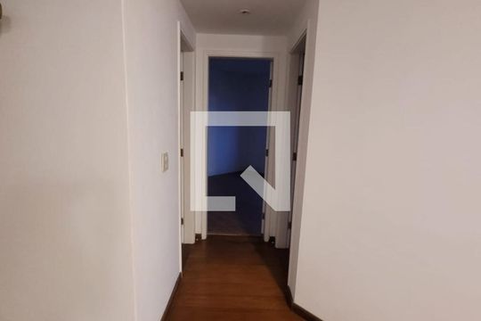 Corredor de apartamento para alugar com 3 quartos, 147m² em Vila Mathias, Santos